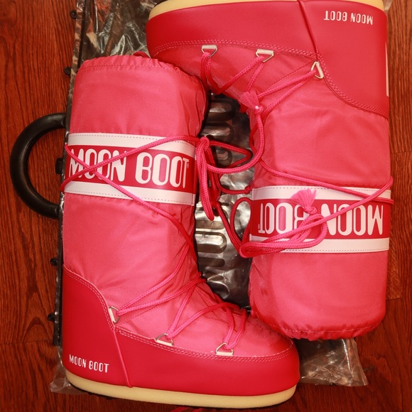 Brand new hot pink moon boot size  35/38 - Picture 3 of 3
